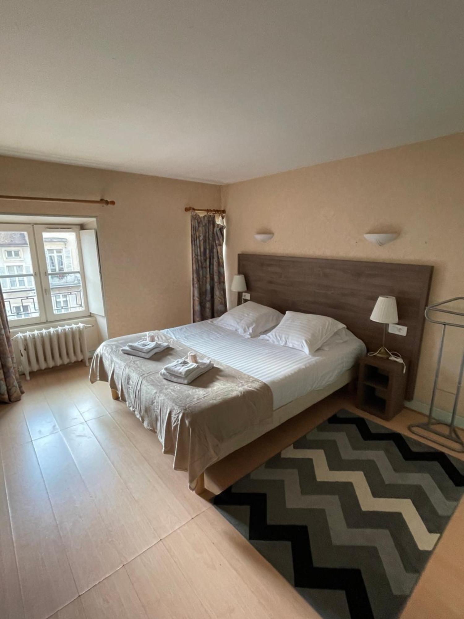 Hotel Du Commerce Semur-en-Auxois Luaran gambar